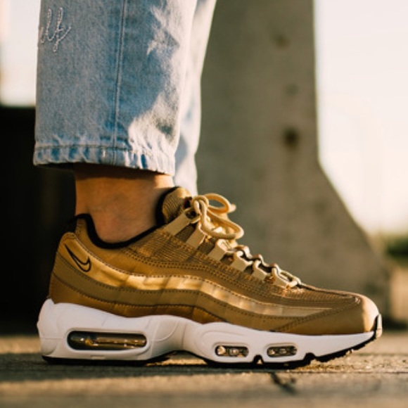 NWT Nike Air Max 95 Rare Gold - Picture 3 of 8